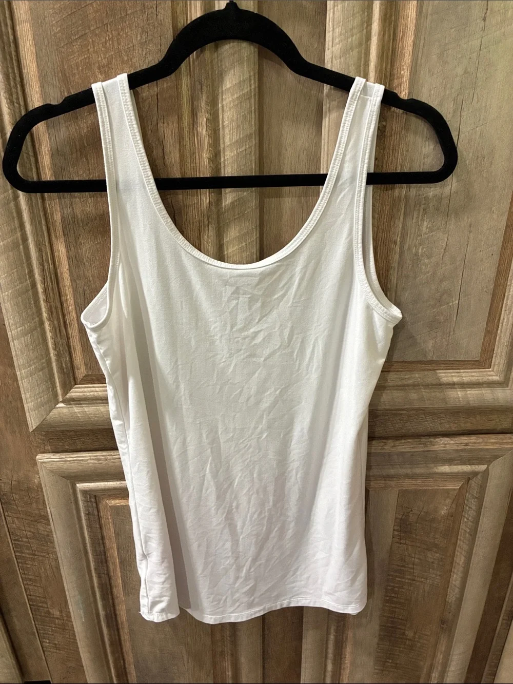 No Boundaries White Scoop Neck Tank Top - Picture 2 of 9